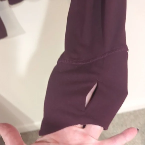 Reebok lightweight hoodie, Size M - Picture 4 of 9